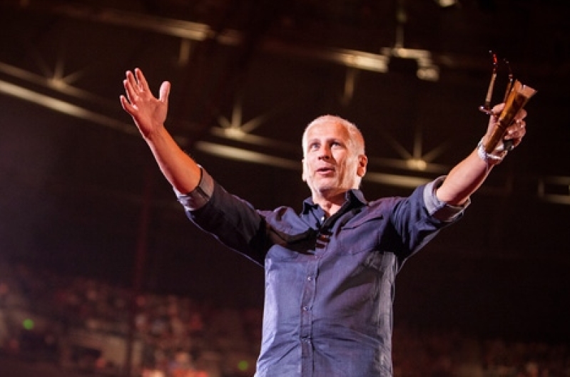 guest-speaker-louie-giglio-big.jpg