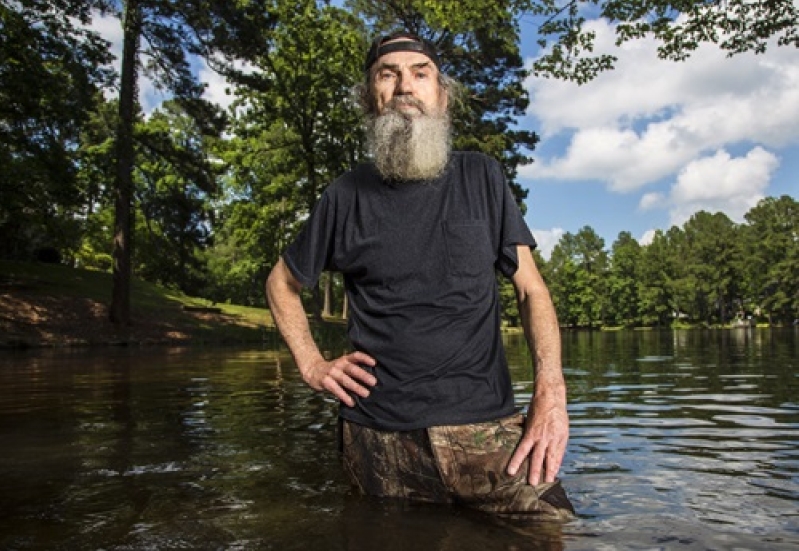 Uncle_Si_Robertson_in_water.jpg