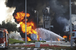 Rocket Destroys Gas Station in Ashdod, Israel.