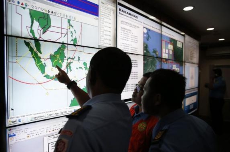 Search for Missing AirAsia Flight QZ8501