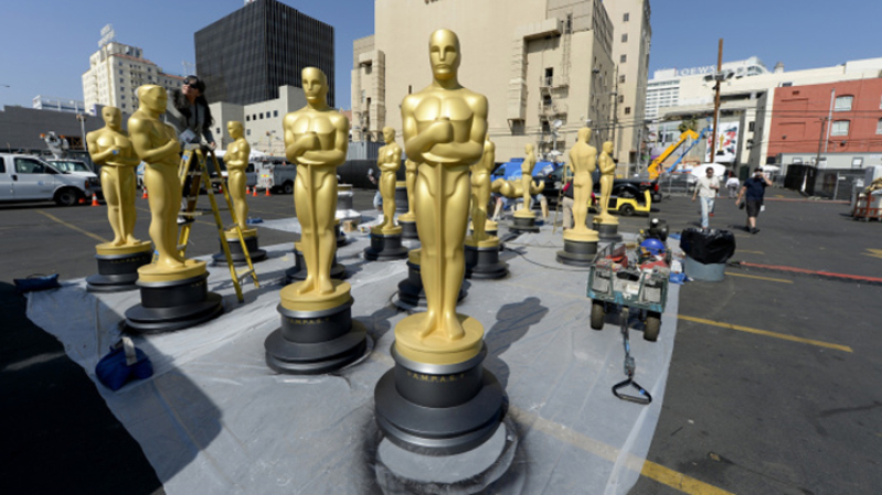 Oscar Statues