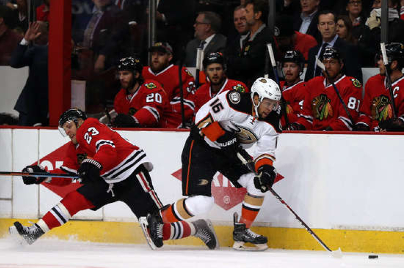 Anaheim Ducks vs Chicaco Blackhawks