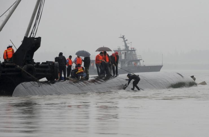 China Cruise Ship Capsize