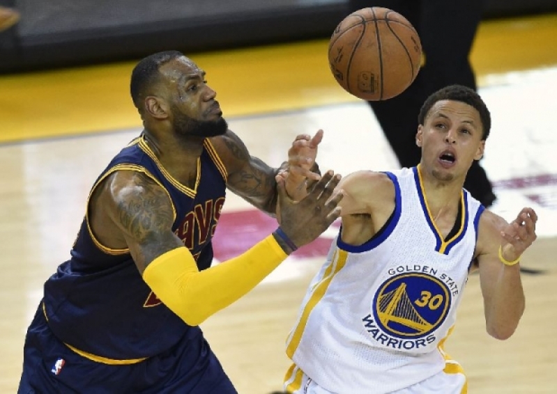 Lebron James and Stephen Curry