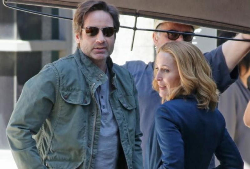 Mulder and Scully are back.