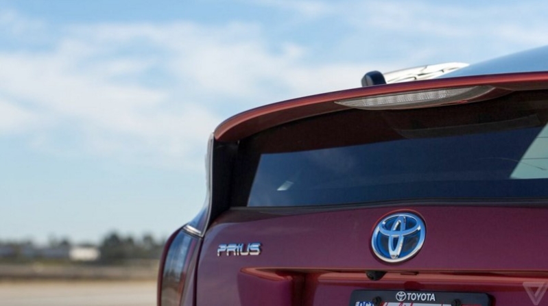 The all-new 2016 Toyota Prius defines convention.