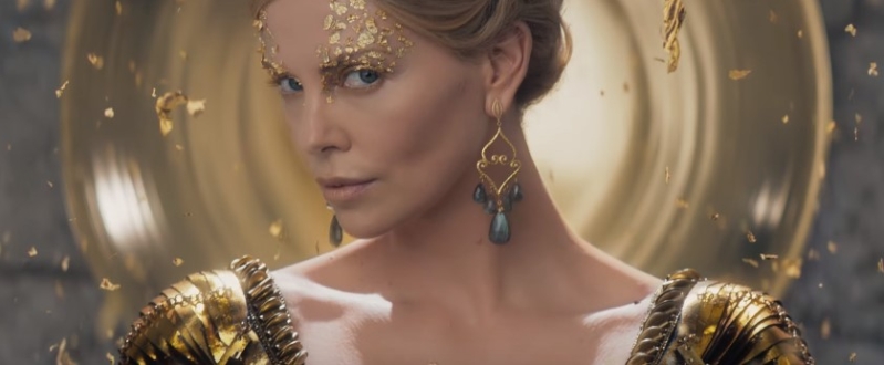 Charlize Theron plays the Evil Queen in 