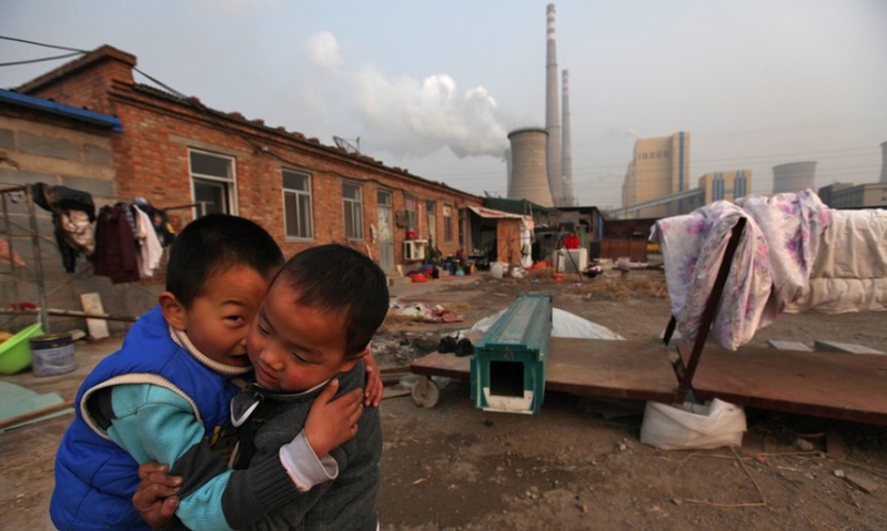 Children play in Beijing 