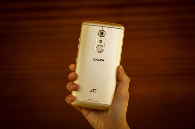 Axon 7