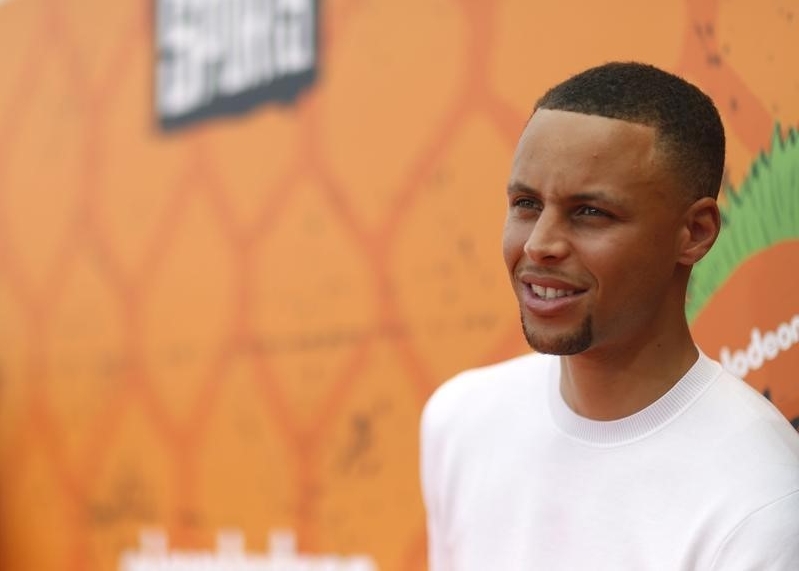 NBA basketball player Stephen Curry arrives at the Kids Choice Sport Awards 2016 in Los Angeles