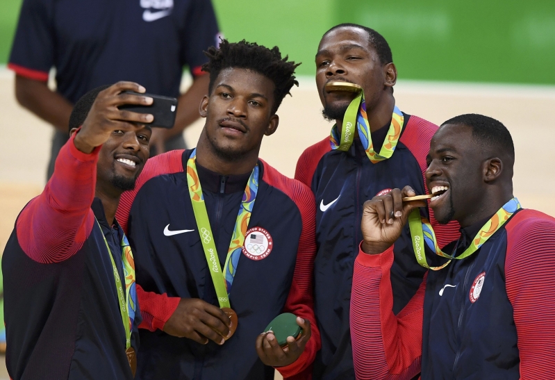 Basketball - Men's Victory Ceremony