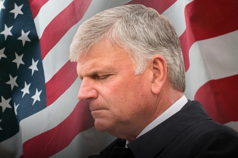 Franklin Graham praying