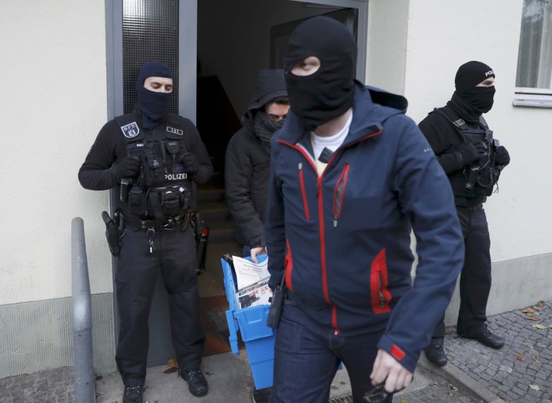 German anti-terror cops are in a hunt for ISIS hideouts in refugee camps. 