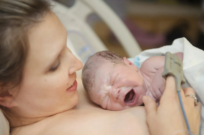 王梓晴、鄭安然：剝奪孩子與母親的連結：那道看不見的「原初傷口」