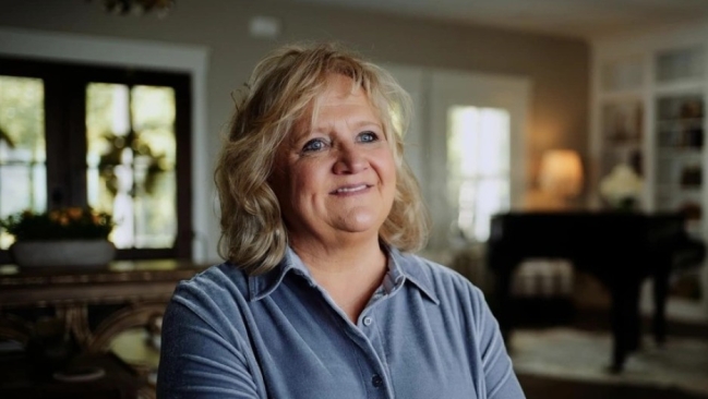 《他稱我為女兒》紀錄片 喜劇演員幽默背後的眼淚：走出父親傷害歷程