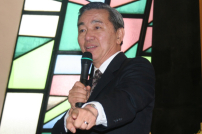 「我們來，為這城坐下哭泣！」