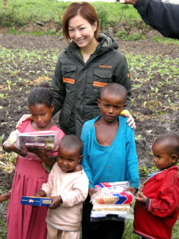 圖：鄭秀文、梁詠琪、張瑪莉與「囝囝」們相逢心歡喜