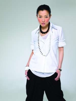 鄭秀文小休兩年復出：能分享愛就有大快樂