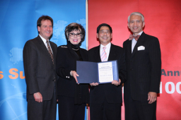 基督徒商人太子行總裁楊應瑞獲頒慈善獎