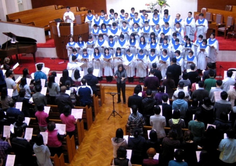 「主愛無價」信神聖樂崇拜舉行 神聖愛滿臨