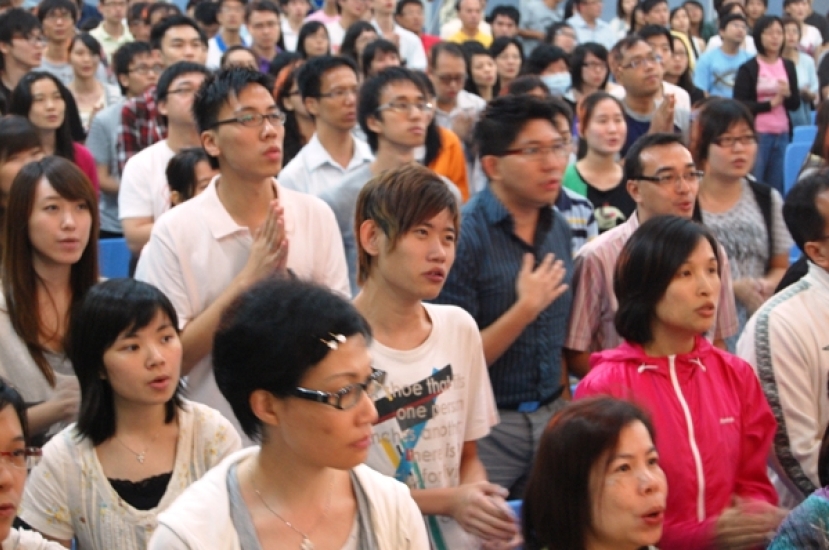 聖潔會永光堂：對青年人要「教」也要「管」