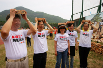 「苦力議員」「饑饉小兄弟兵」挨餓30小時助貧童