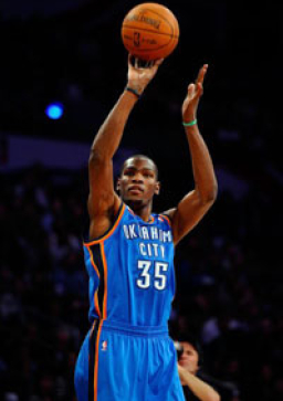 NBA球星杜蘭特聖經不離手 稱信仰是他後盾