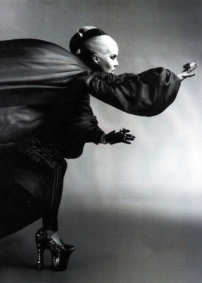 Lady Gaga扮修女唱「我愛猶大」再惹宗教人士不滿