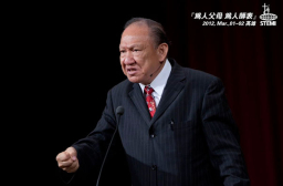 唐崇榮台灣「為人父母、為人師表」講座逾萬人次入場