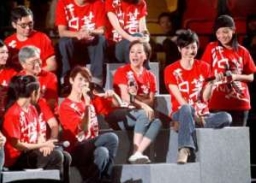 朱茵犯禁 圈中基督徒好友拒互評