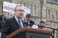 加國萬人聚集渥太華反墮胎 籲重新定義「人」