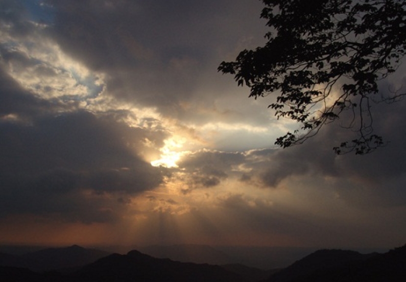 《荒漠甘泉》5月25日