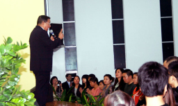 「中國麥當勞之父」朱源和深圳分享苦難如何見神恩