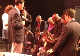 赞美之泉五名成员被按立 服事越甘甜