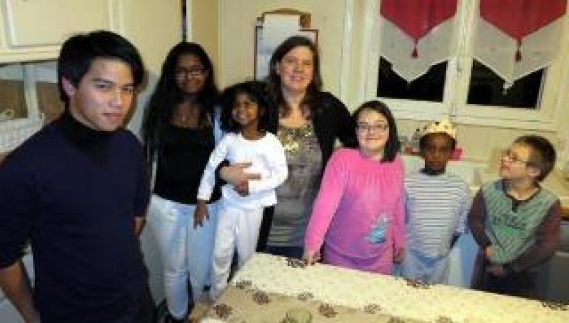 法籍孤兒反對同志領養 高呼「我們不是你的權利！」