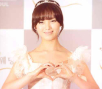 韓星閔先藝與宣教士夫婿誕下小公主