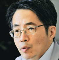 《明報》總編劉進圖遇刺 過百信徒醫院代禱