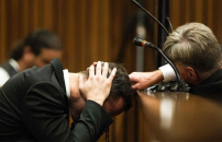 證人指「刀鋒戰士」痛哭求 上帝讓女友存活