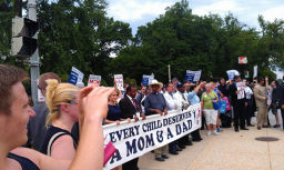 關啟文：由同性撫養到同性「婚姻」