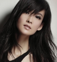 周慧敏福音碟首發主打歌《肋骨》似描述與倪震崎嶇愛情路