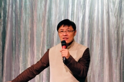 美國家新家庭營感恩節舉行 劉曉亭牧師傳授「婚姻長久心法」