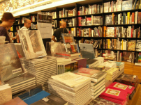 日小說「不雅」惹爭議？ 明光社發聯署促改善條例