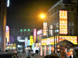 韓國日與夜 旅韓華人：年輕族夜醉街頭