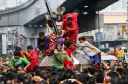 菲耶穌像巡遊被諷狂熱 主教:虔敬人深愛耶穌