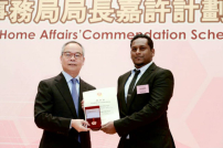 身分迷失走歧路 港首位印裔社工報母愛