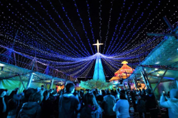 台灣基督教燈會 獨創十字架尖塔傳主光