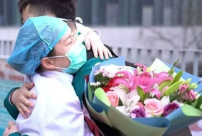 國內肺炎治癒者陸續出院 71歲女信徒靠神戰勝