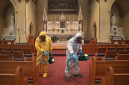 美國教堂重開爆傳播 宗教自由與健康掀爭論