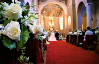 兩地疫情緩和宗教活動待遇迥異 香港守限聚令 新加坡百人參婚禮