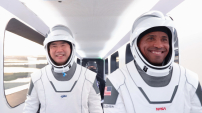 首位非裔太空人攜聖經 乘SpaceX上國際太空站